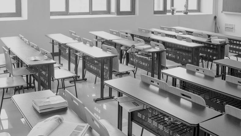在美国当老师租不起房,100万学生“失学”背后的乱局